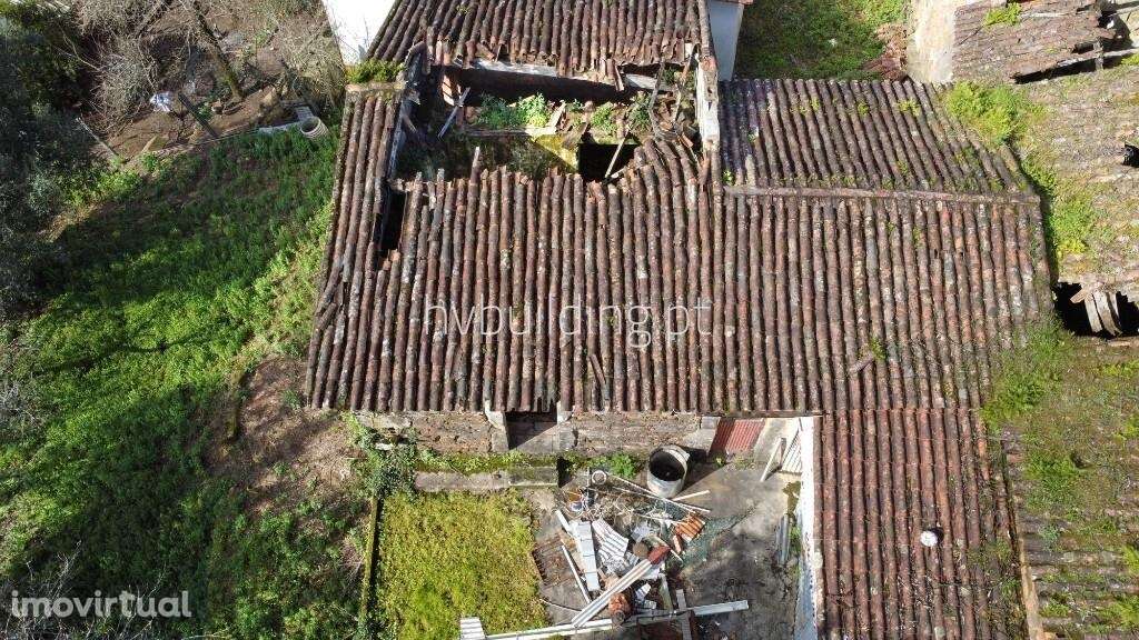 Moradia para restauro + terreno localizado em Fragoso, Barcelos - Grande imagem: 4/11