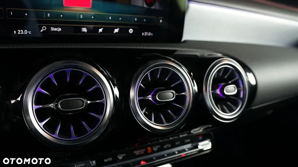 Mercedes-Benz CLA 200 AMG Line 7G-DCT - 26