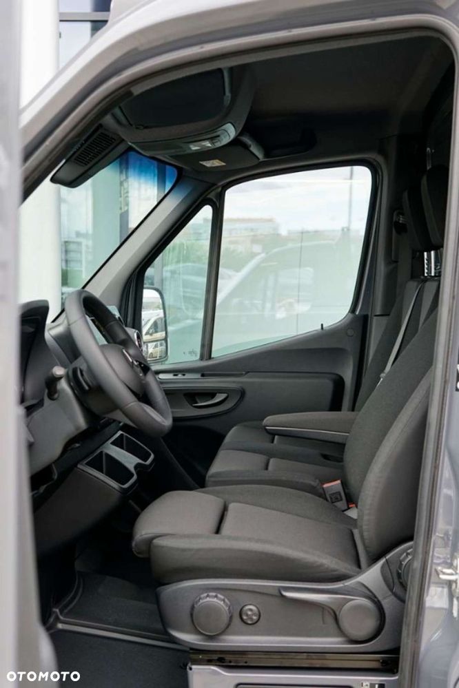 Mercedes-Benz Sprinter - 11