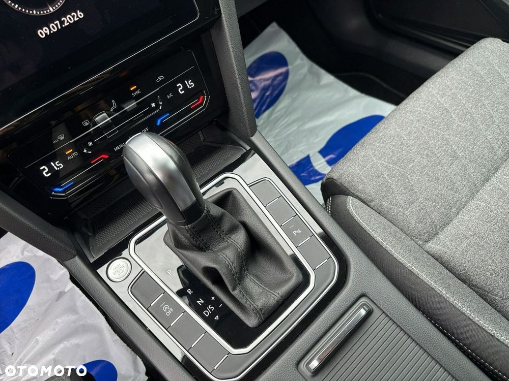 Volkswagen Passat - 14