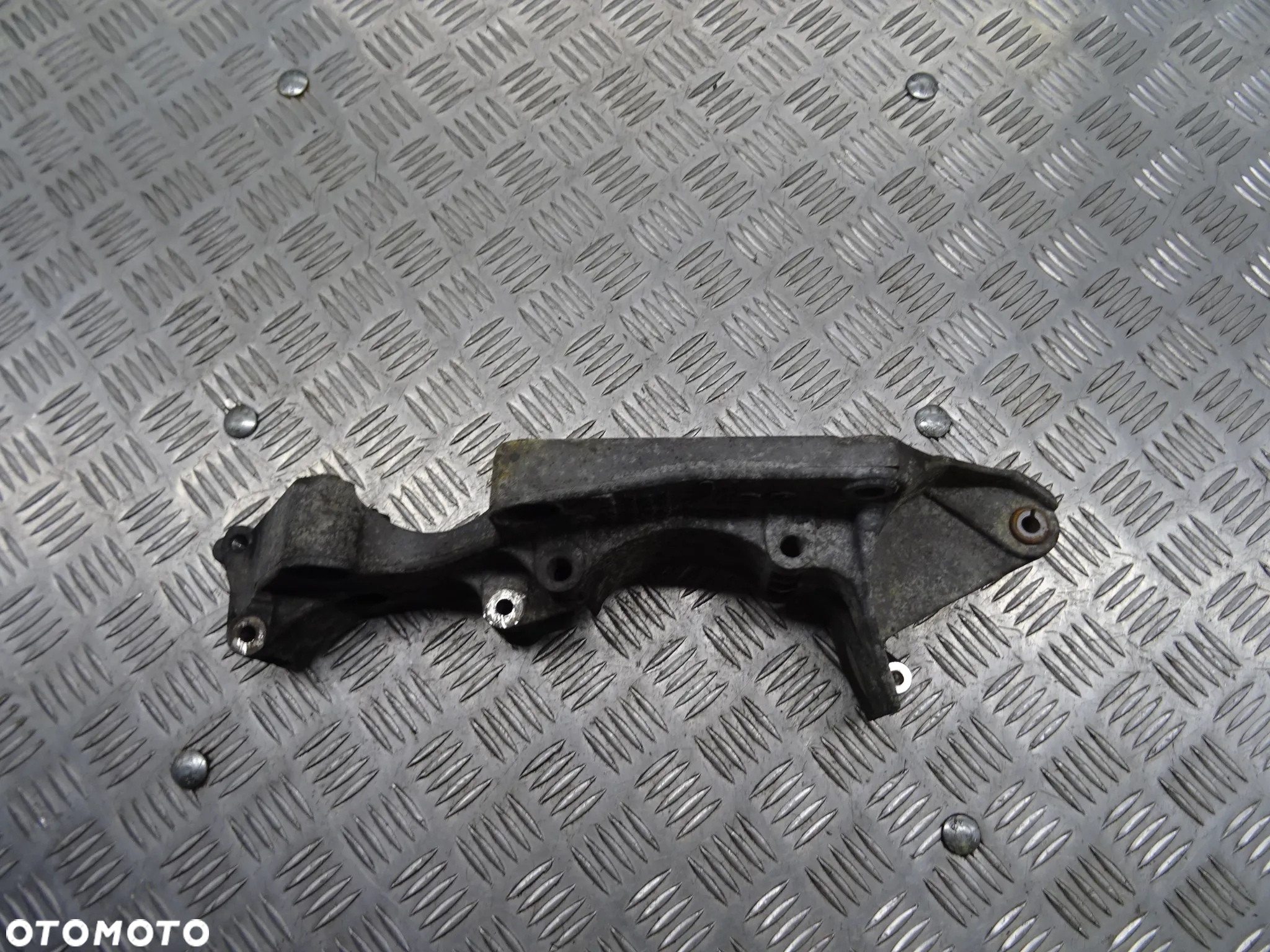 VW CADDY III 03-10 1.9 TDI ŁAPA ALTERNATORA - 3