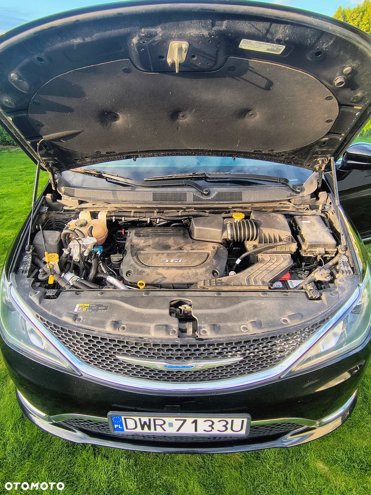 Chrysler Pacifica - 12