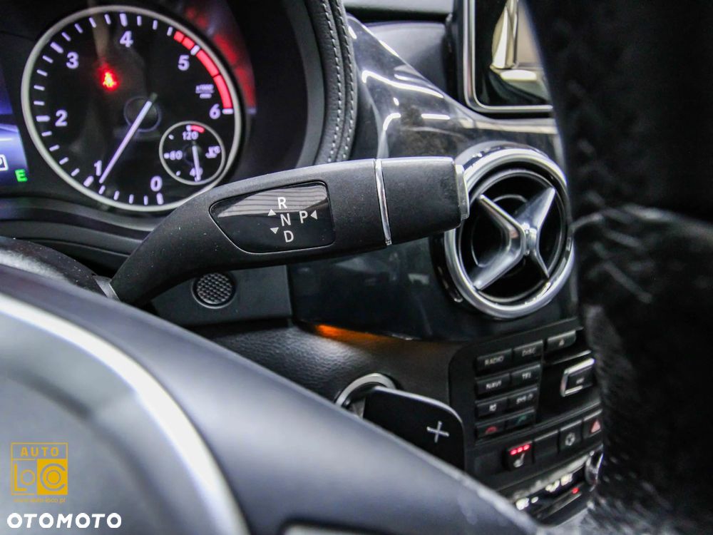 Mercedes-Benz Klasa B 180 d 7G-DCT SCORE - 24
