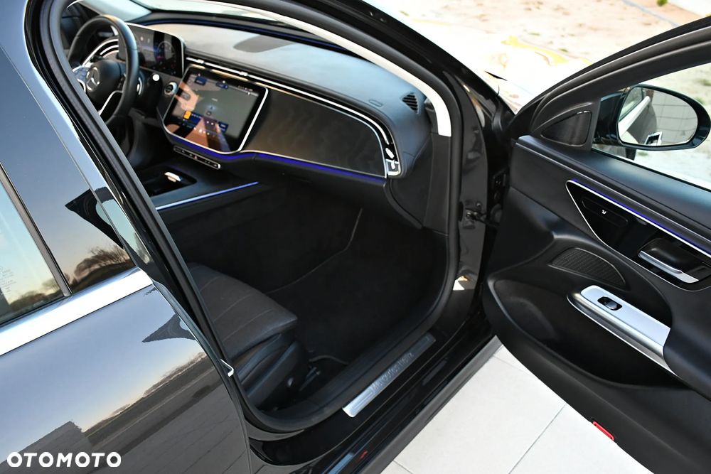 Mercedes-Benz Klasa E 200 Avantgarde - 24
