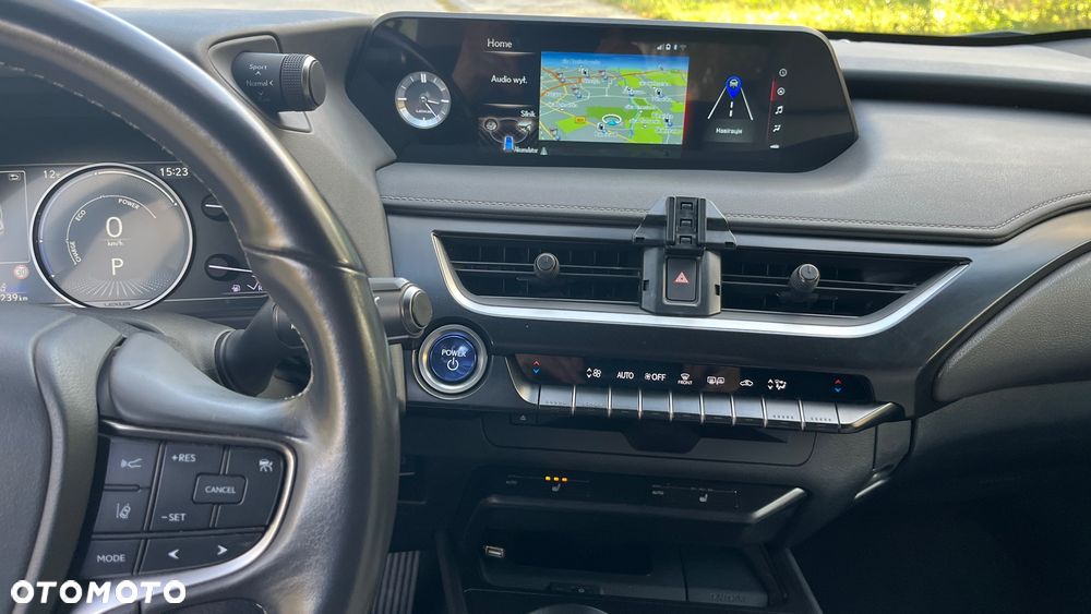 Lexus UX - 14