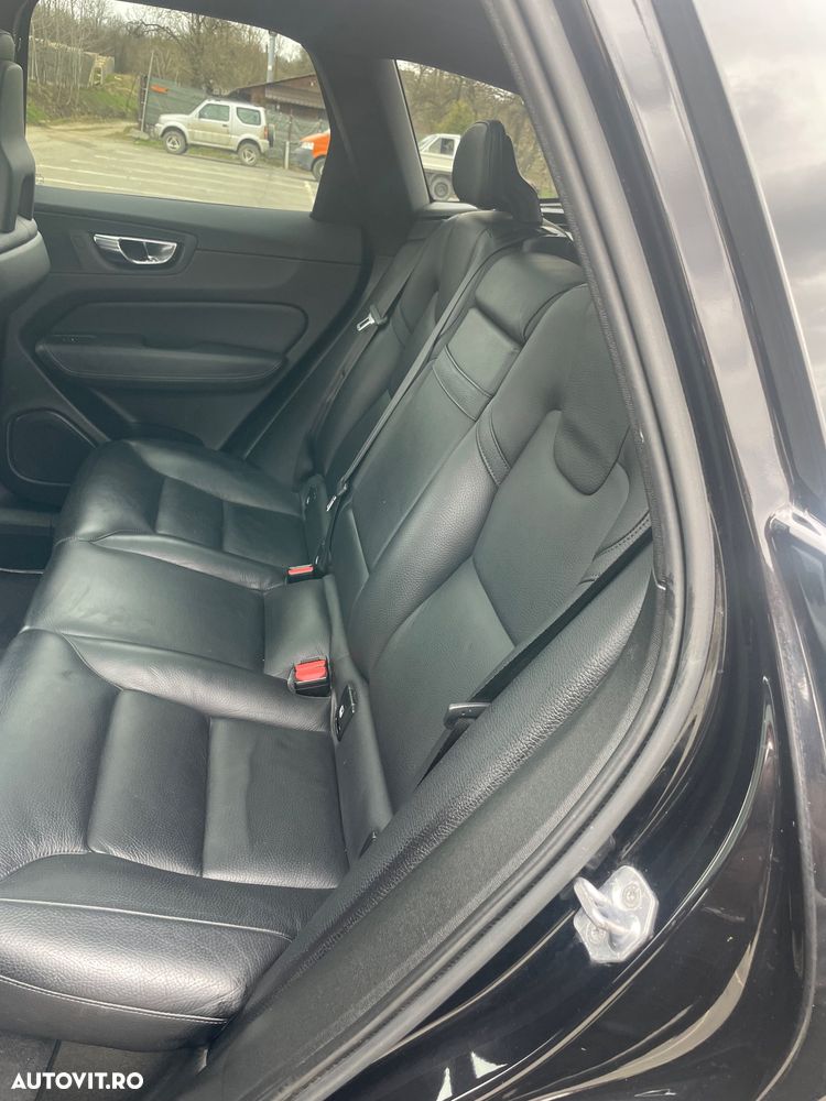 Volvo XC 60 D4 AWD Geartronic RDesign - 16