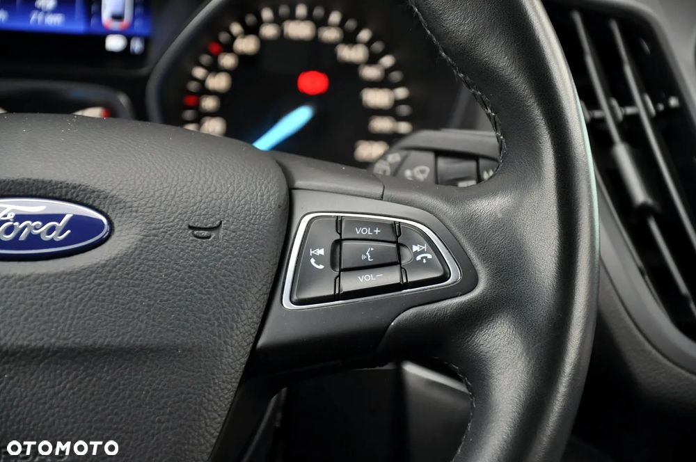 Ford Kuga 1.5 EcoBoost 2x4 Titanium - 14