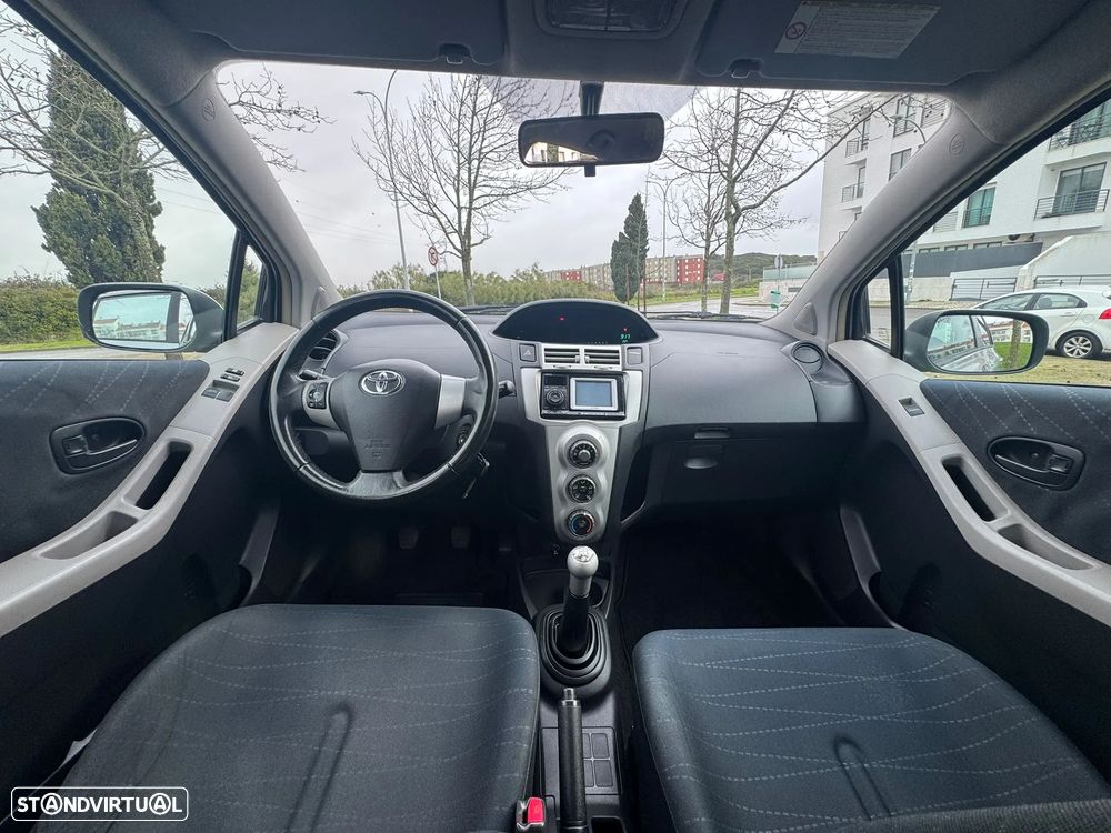 Toyota Yaris 1.0 VVT-i AC Manual+VSC - 5