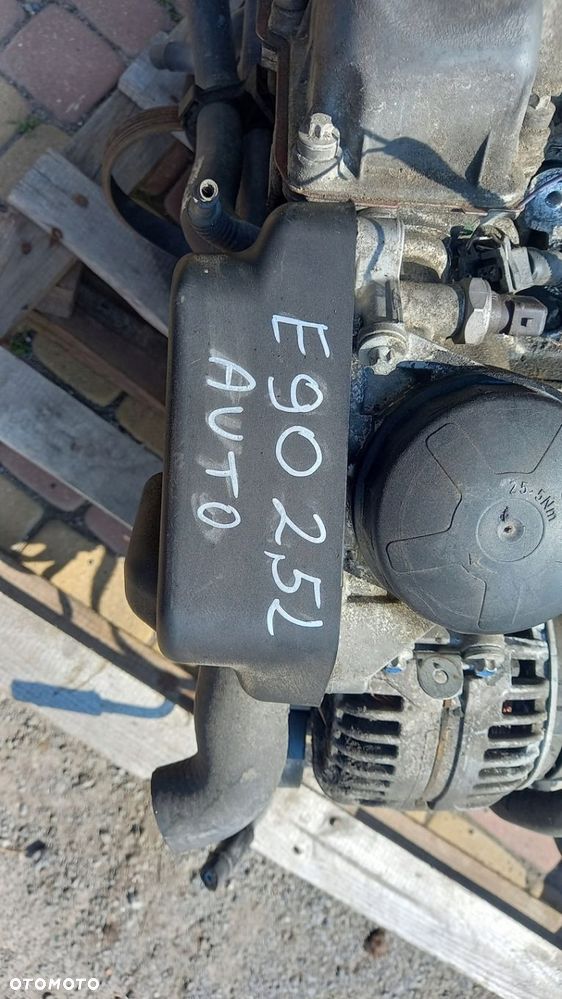 SILNIK SŁUPEK BMW E90 E60 2.5i - 2