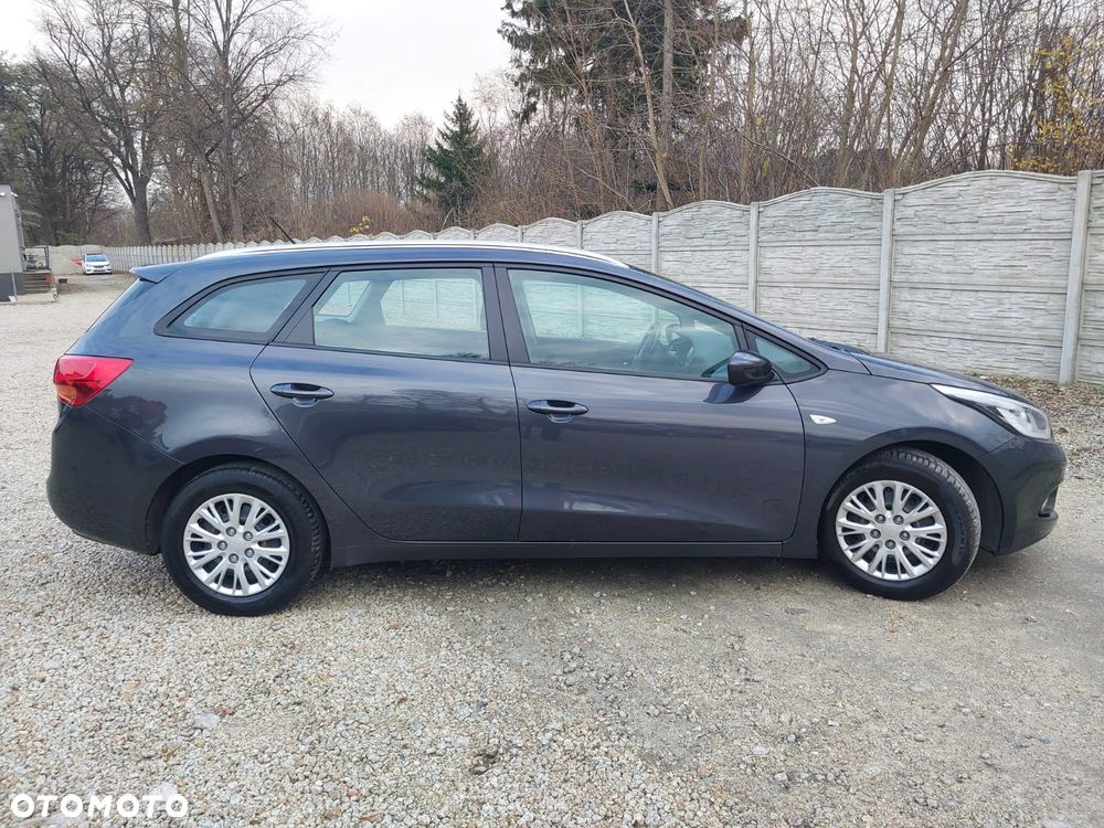 Kia Ceed - 4