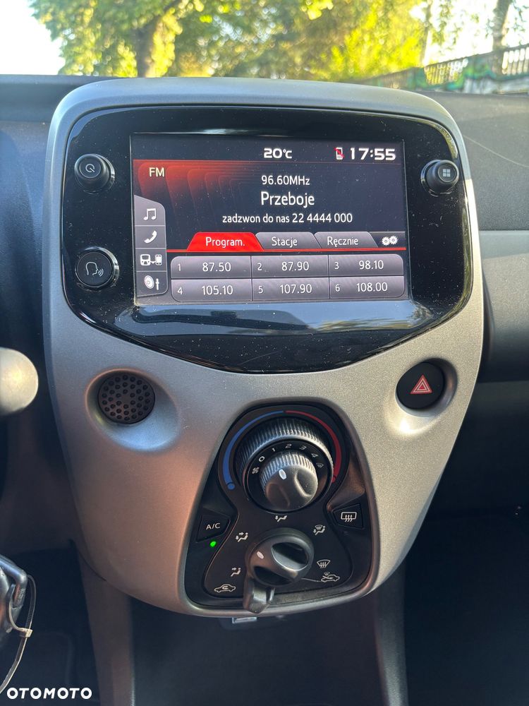 Toyota Aygo x.shift x-play connect - 11