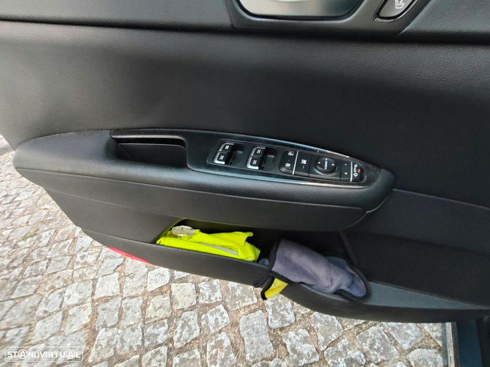 Kia Optima SW - 4