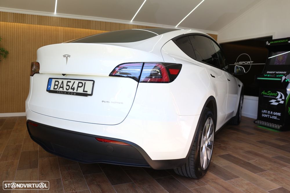 Tesla Model Y Long Range Tração Integral - 29