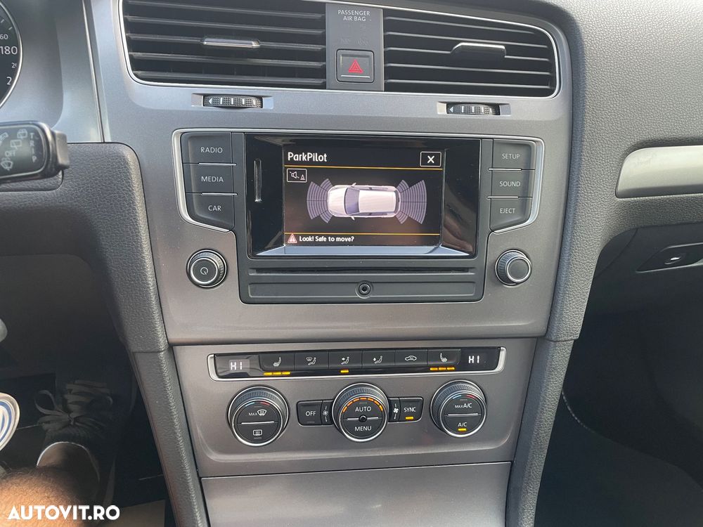 Volkswagen Golf - 21