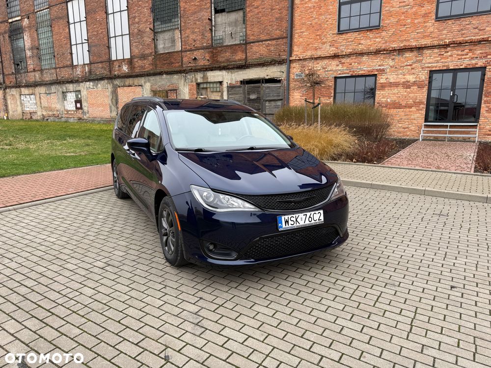 Chrysler Pacifica - 3