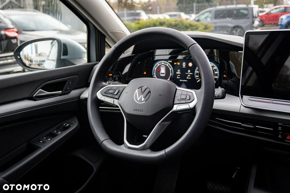 Volkswagen Golf - 22