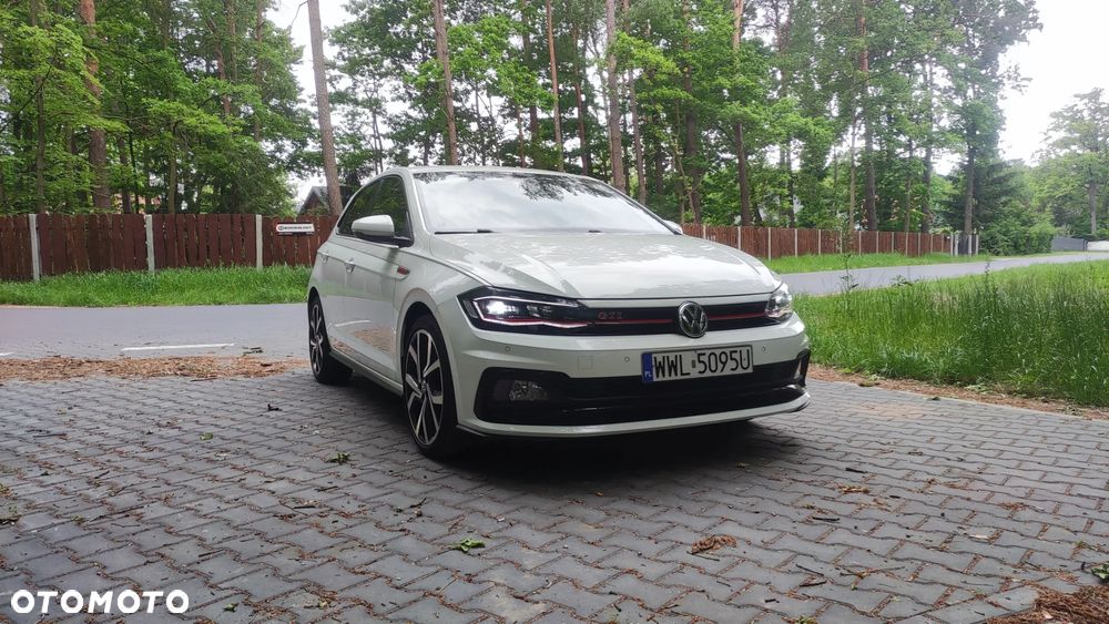 Volkswagen Polo - 2