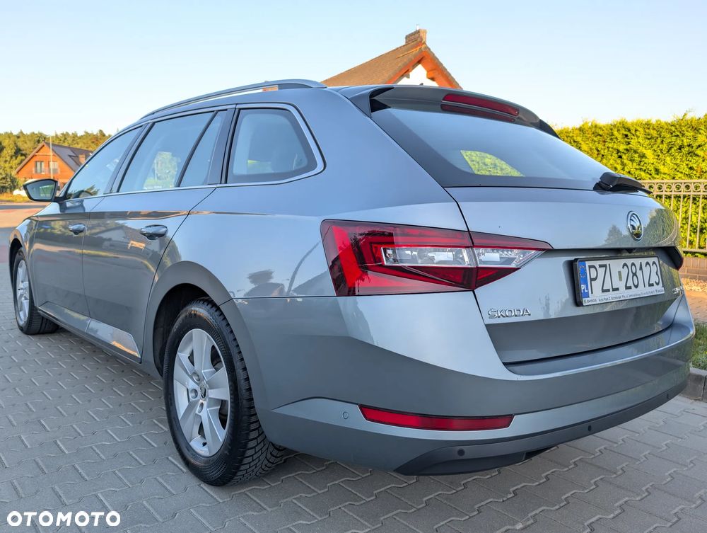 Skoda Superb 2.0 TDI DSG Style - 2