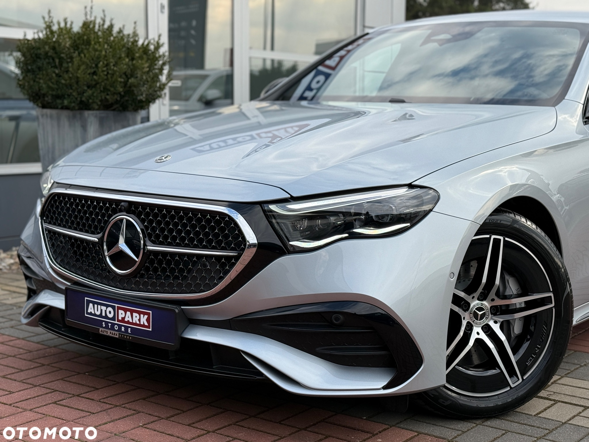 Mercedes-Benz Klasa E 200 mHEV 4-Matic AMG 9G-Tronic - 16