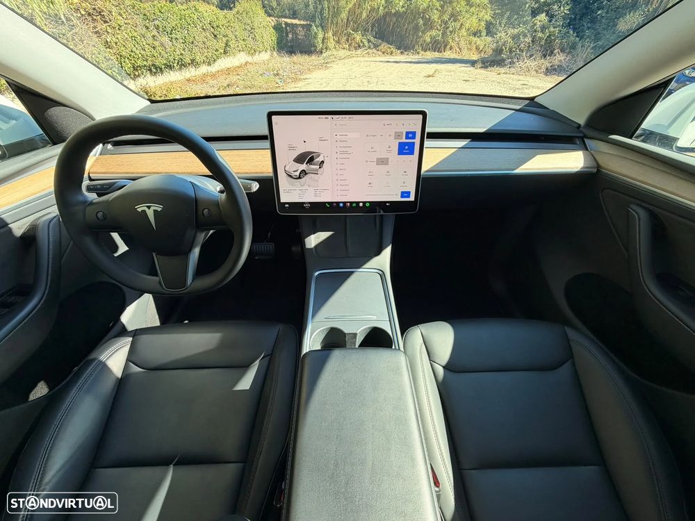 Tesla Model Y Long Range Dual Motor AWD - 25