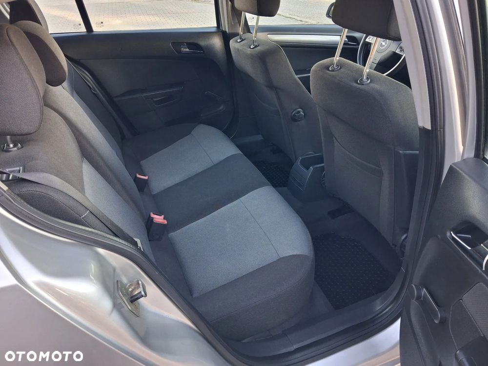 Opel Astra - 25