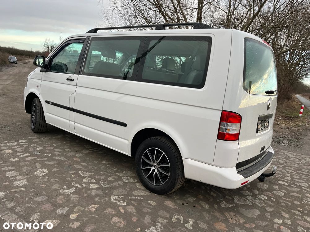 Volkswagen Caravelle - 11