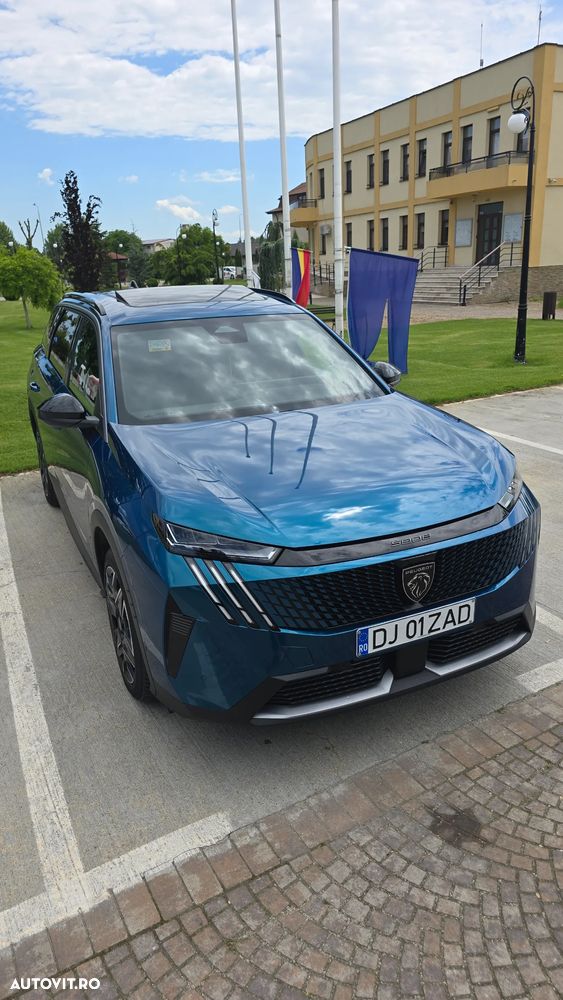 Peugeot 5008 1.2L Hybrid 145 e-DCS6 GT - 7