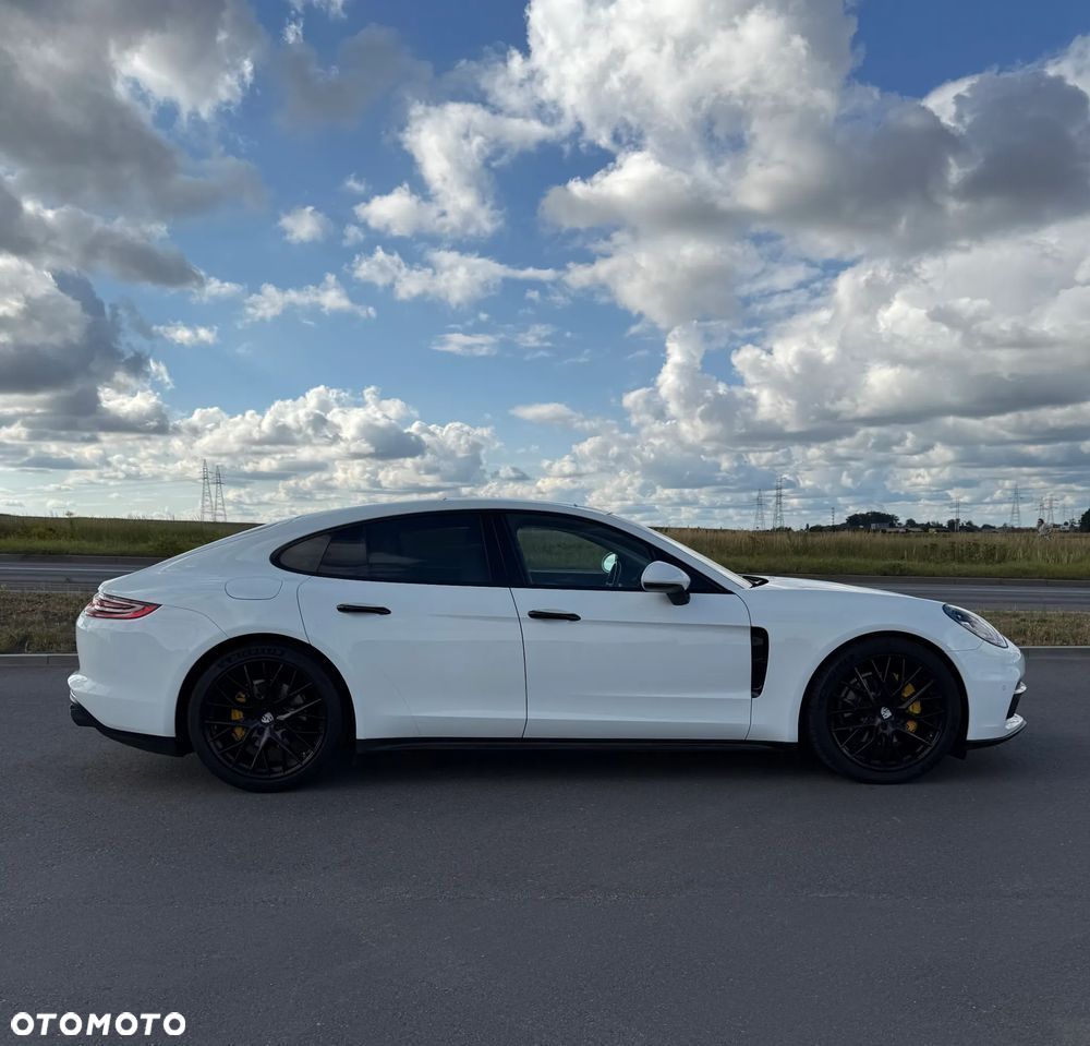 Porsche Panamera Standard - 3