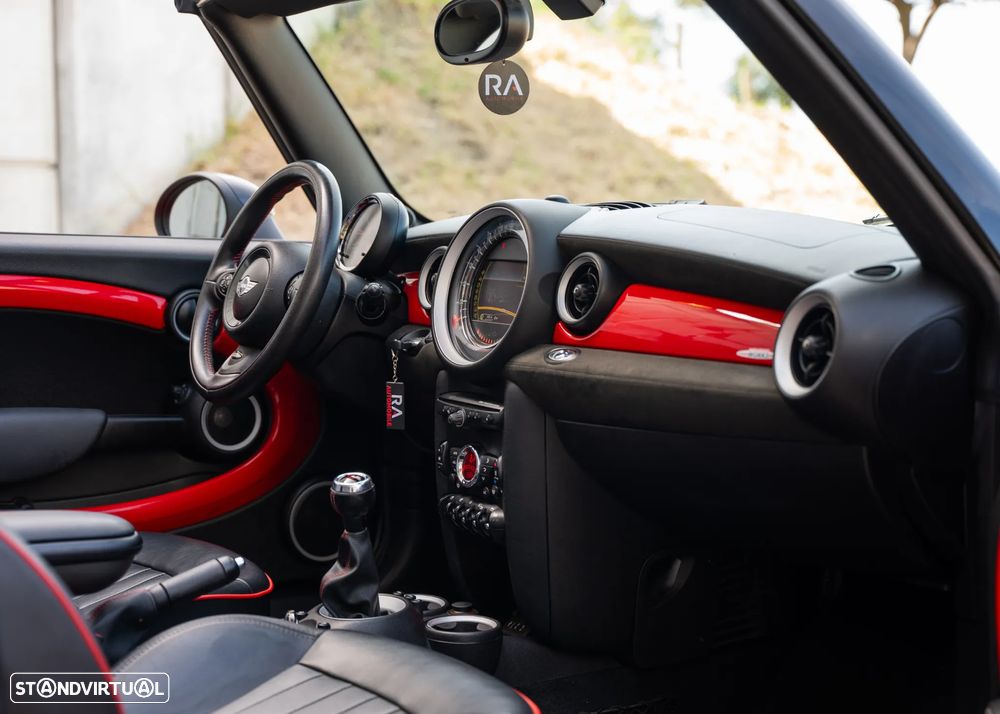 MINI Cabrio John Cooper Works 157g - 21