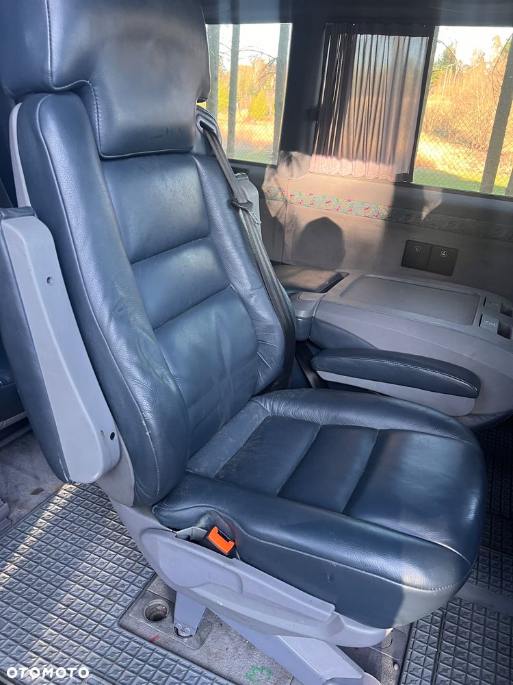 Mercedes-Benz Klasa V - 8