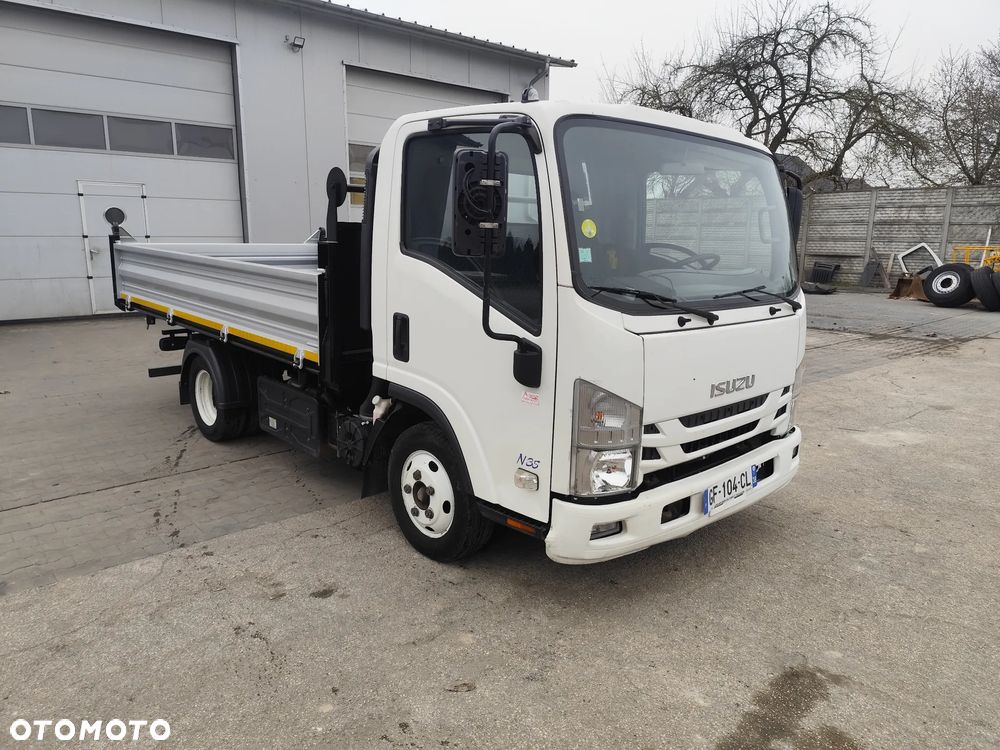 Isuzu N35 - 1