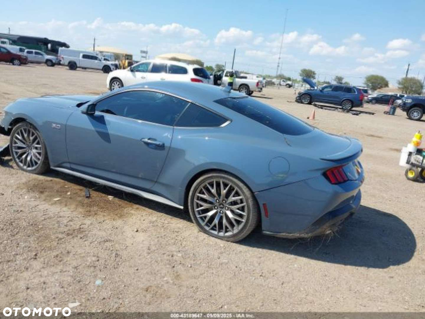 Ford Mustang - 4