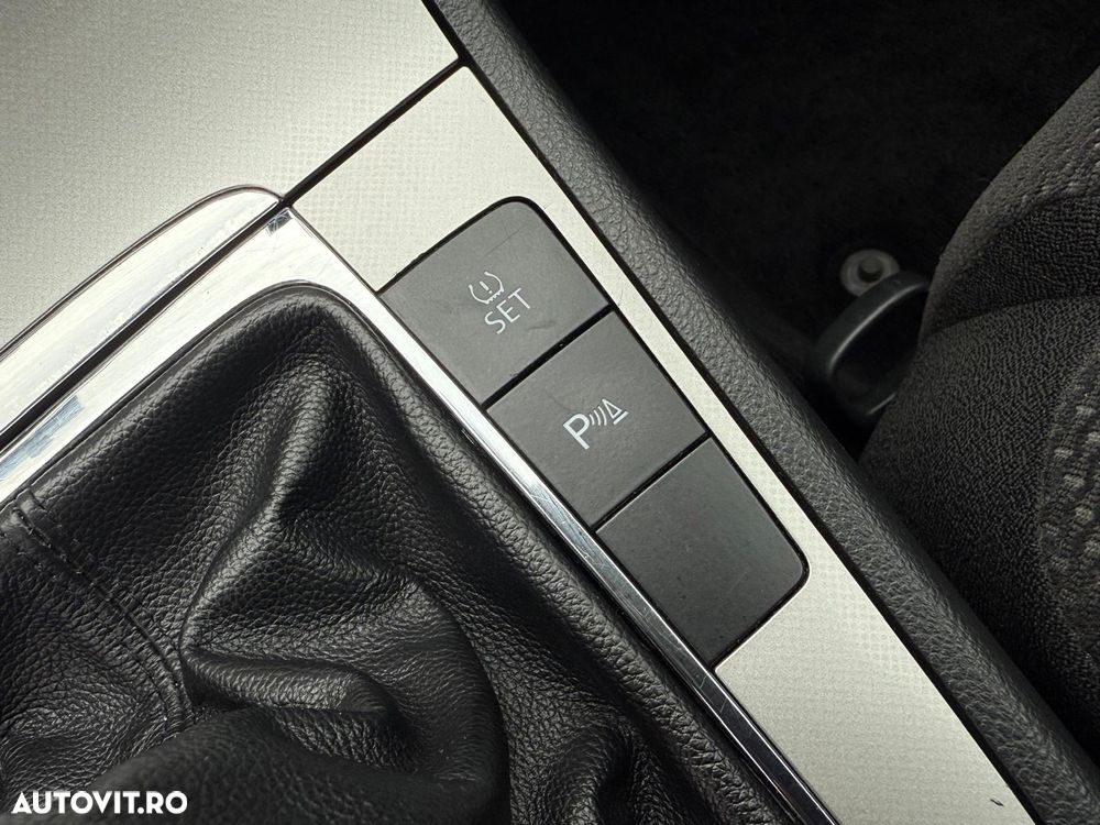 Volkswagen Passat - 16