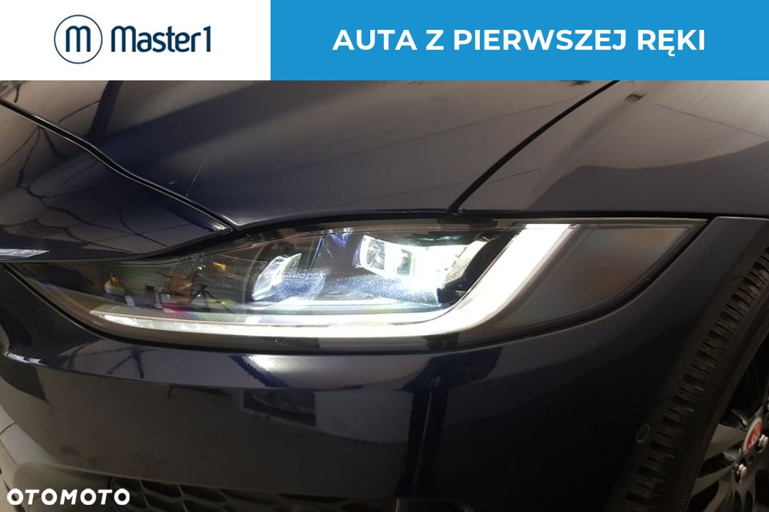 Jaguar XE 2.0 D180 AWD R-Dynamic SE - 14