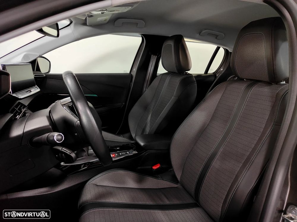 Peugeot 2008 1.2 PureTech Allure - 32