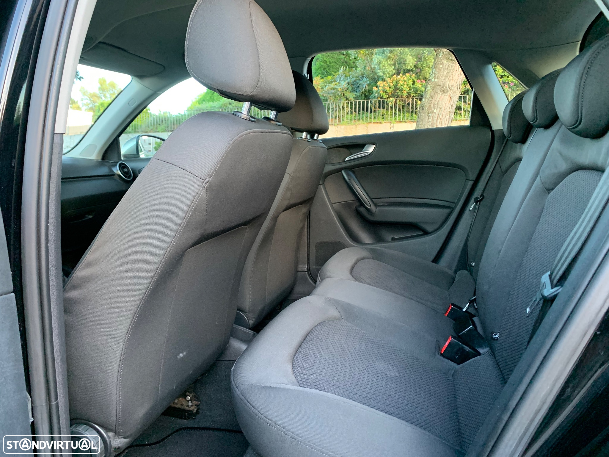 Audi A1 Sportback 1.6 TDI Admired - 11