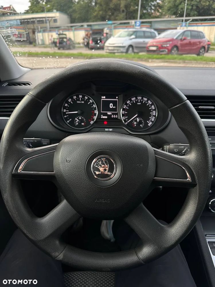 Skoda Octavia 1.6 TDI Active DSG - 8