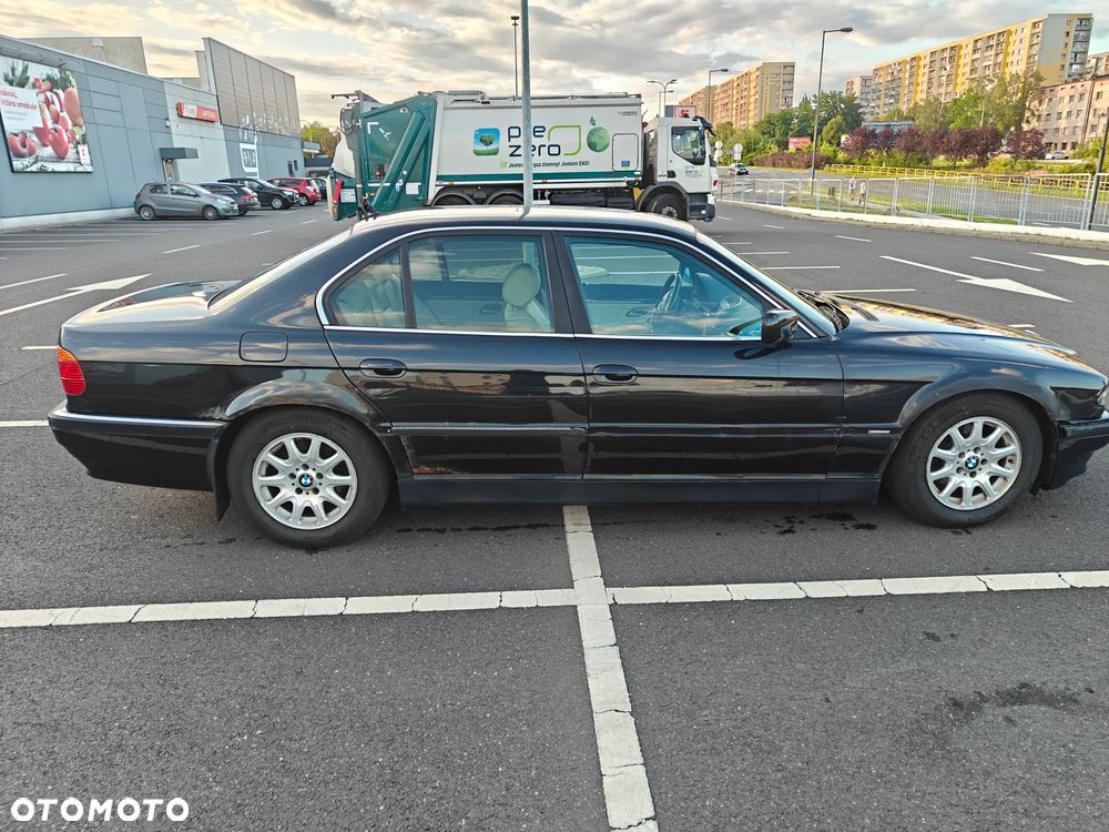 BMW Seria 7 - 8