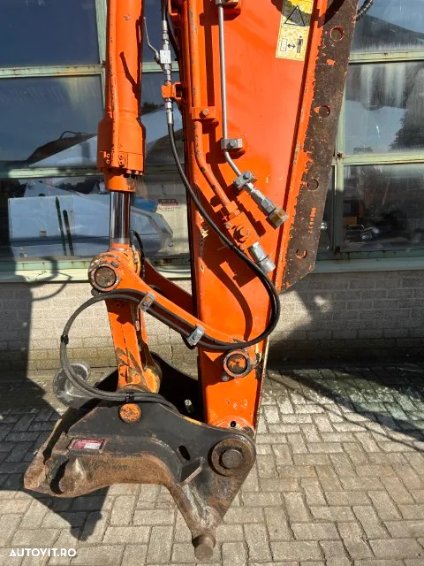 Hitachi ZX 135US-3 - 15