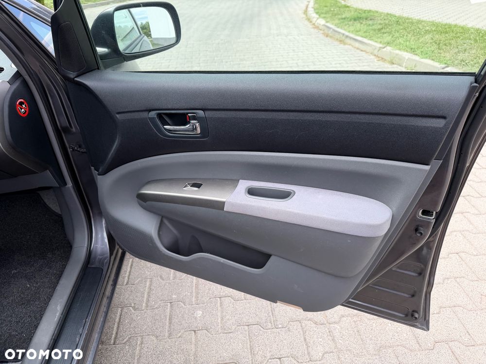 Toyota Prius 1.5 VVT-i Sol (nav) - 19
