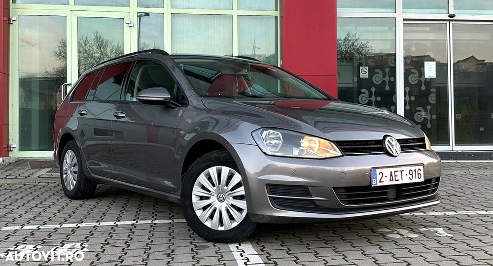 Volkswagen Golf - 1