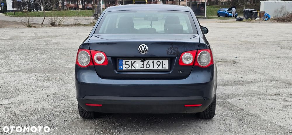 Volkswagen Jetta 1.9 TDI Trendline - 9