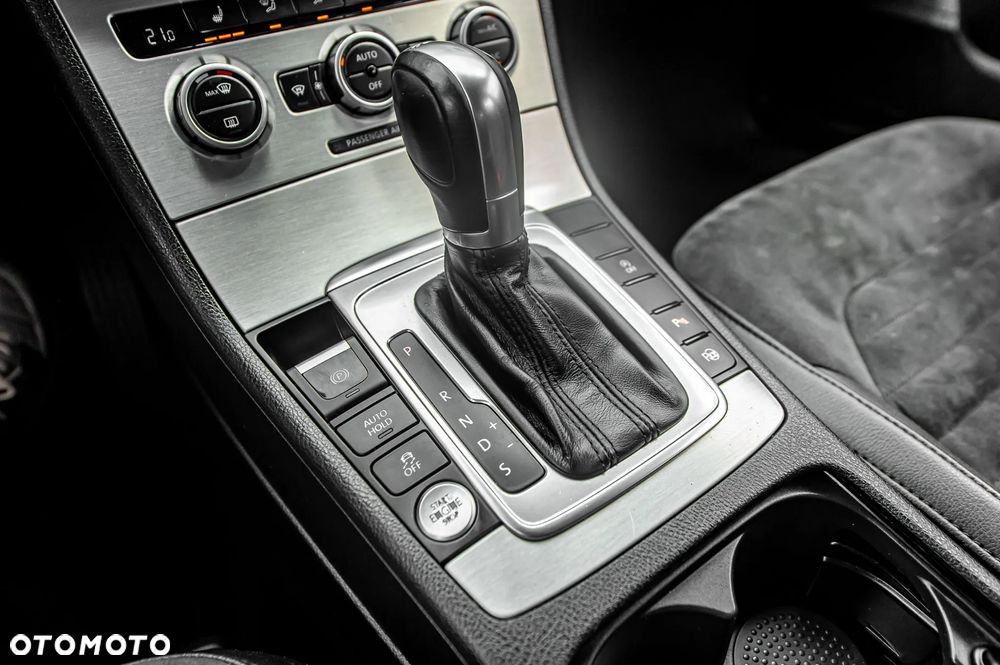 Volkswagen Passat Variant 2.0 TDI DSG BlueMotion Technology Highline - 33