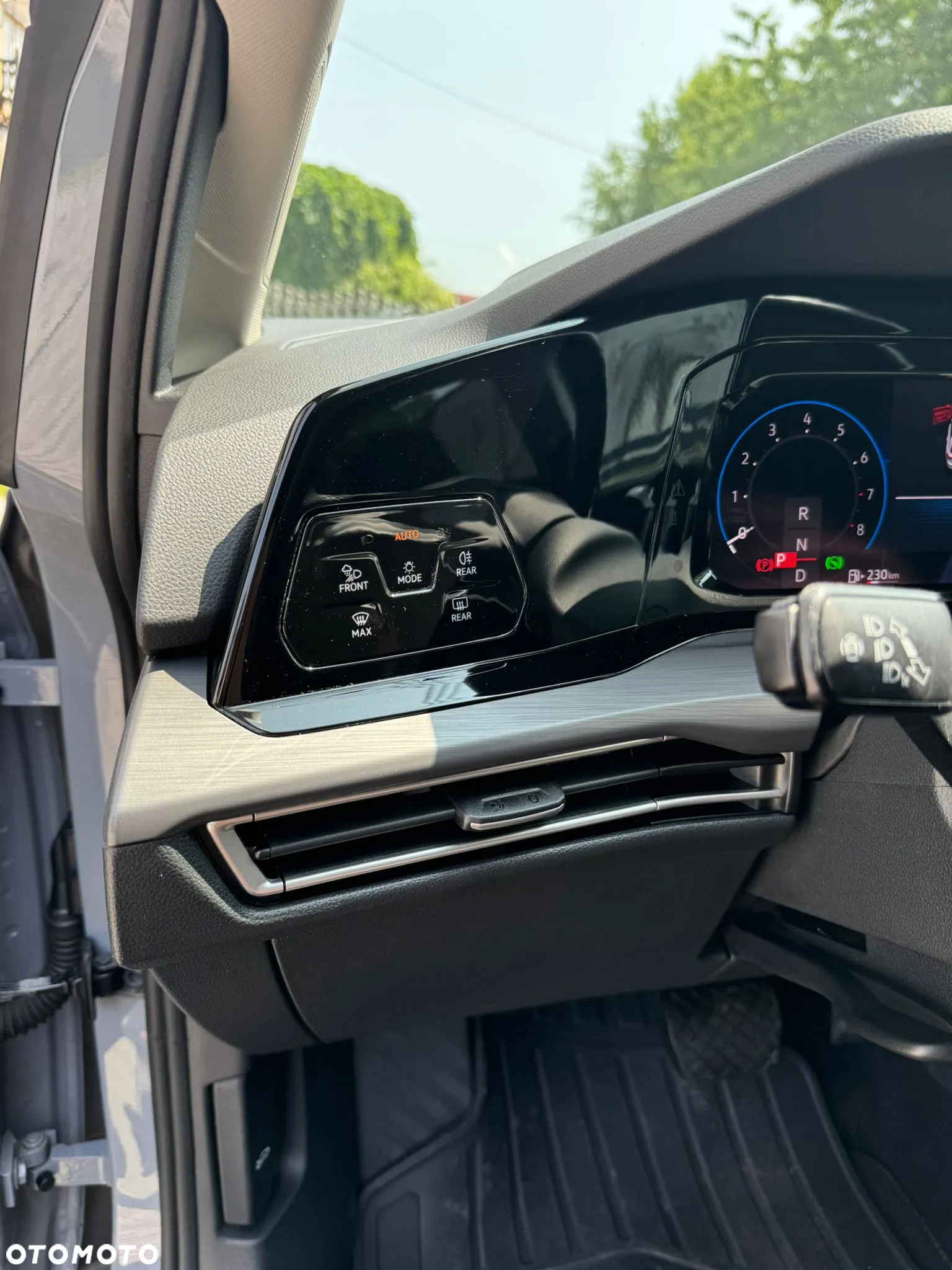 Volkswagen Golf - 28