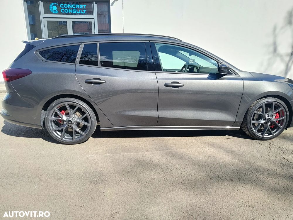 Ford Focus 2.3 Ecoboost 7DCT ST X - 39
