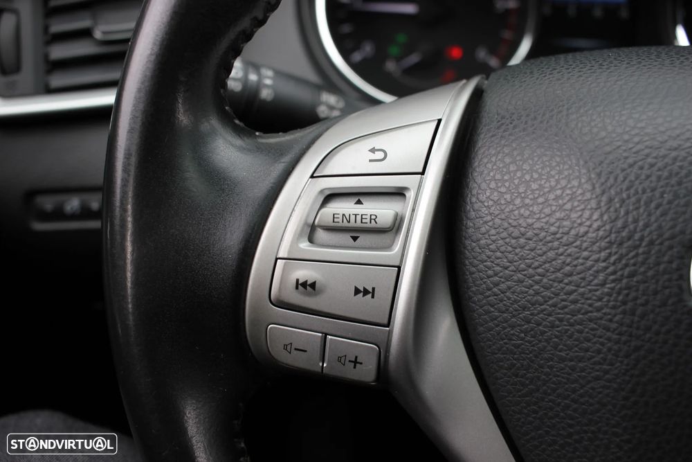 Nissan Qashqai 1.5 dCi N-Connecta - 12