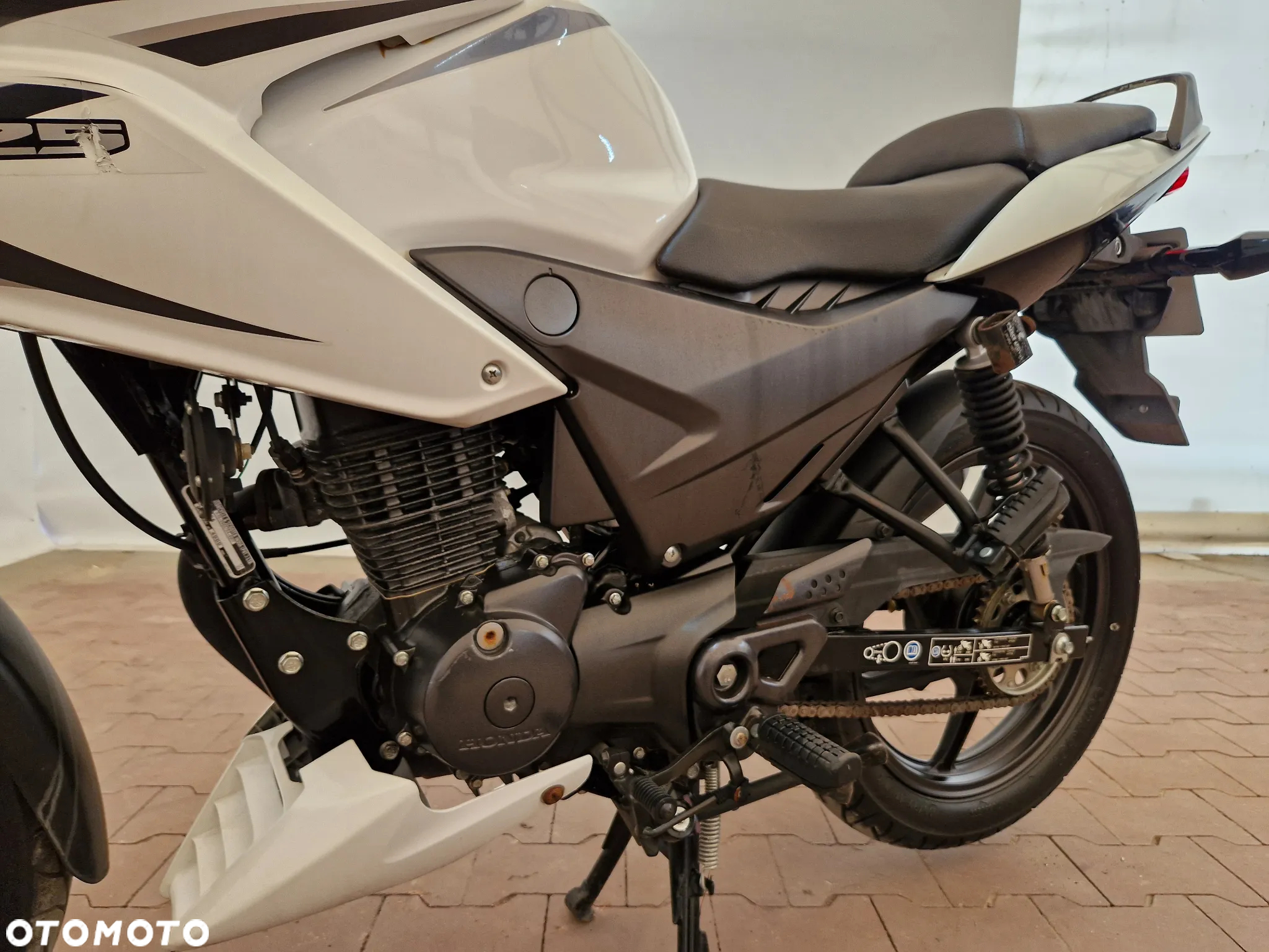 Honda CBF - 28