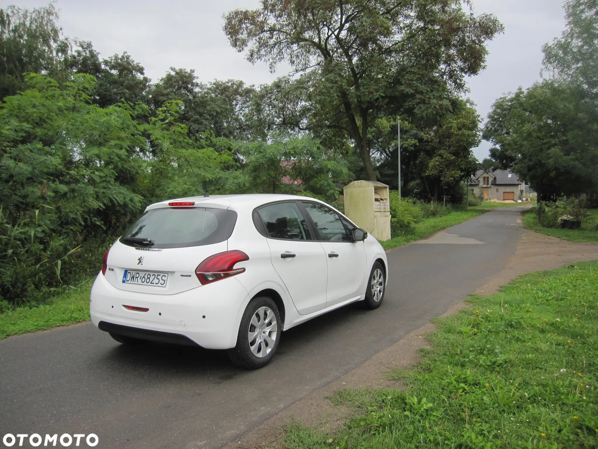 Peugeot 208 1.6 BlueHDi Allure S&S - 10