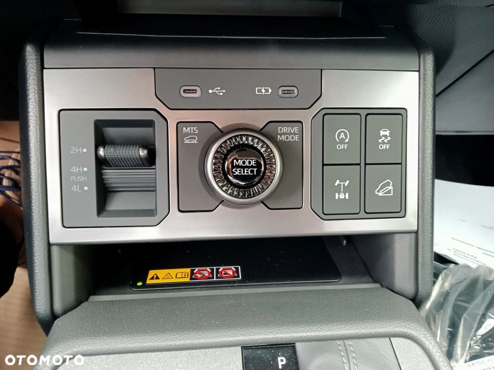 Toyota Hilux 2.8 D-4D Double Cab Invincible 4x4 - 21