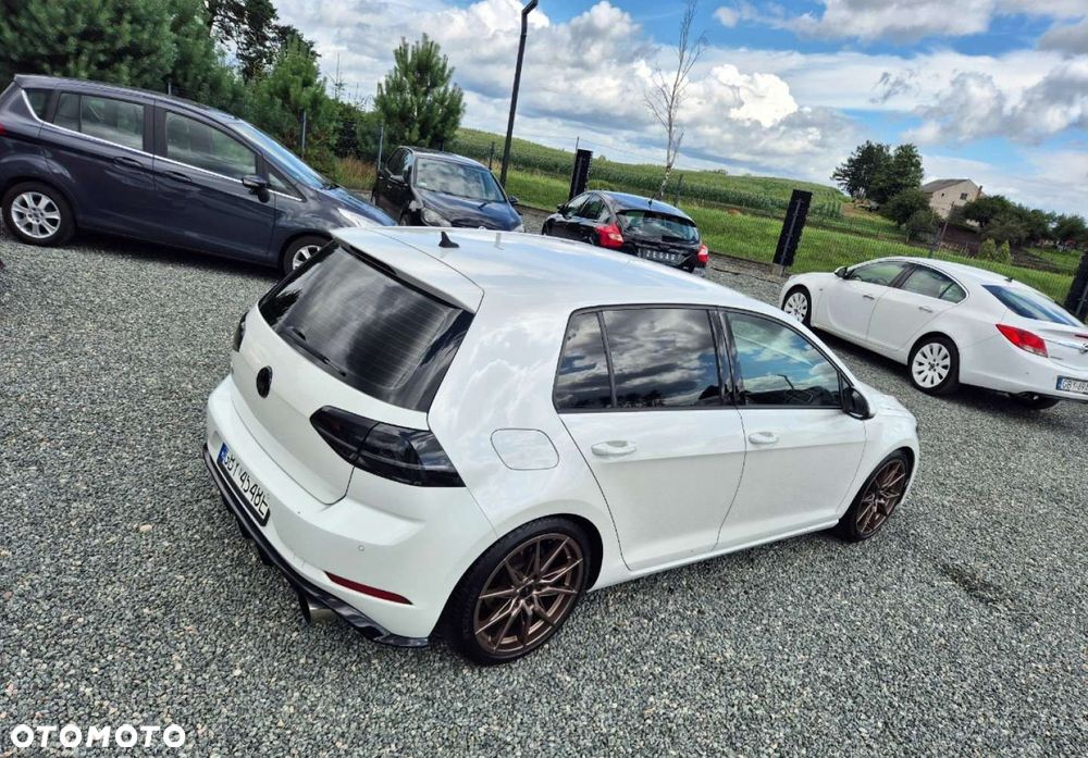 Volkswagen Golf - 35